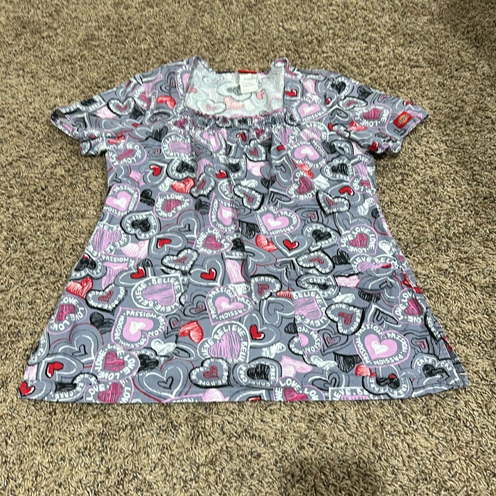 Women’s scrub top